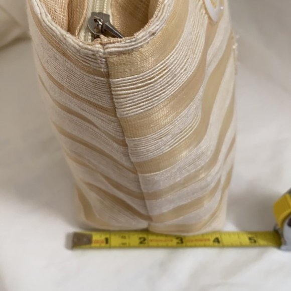 NWOT Philippine Striped Tote w/Abaca, Wood, and Shells - Picture 13 of 16